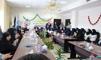 آقایان به همسران خود  در روز زن توجه ویژه داشته باشند