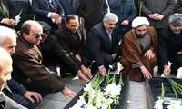 ادای احترام معاون غذا و داروي دانشگاه به مقام شامخ شهدا